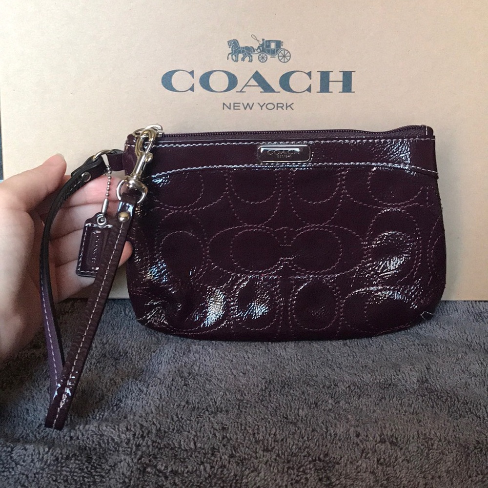 🛍SOLD📦 Purple Patent Signature Coach Wristlet